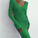 Abito midi a coste in maglia autunno-inverno, manica lunga, scollo a V e schiena scoperta