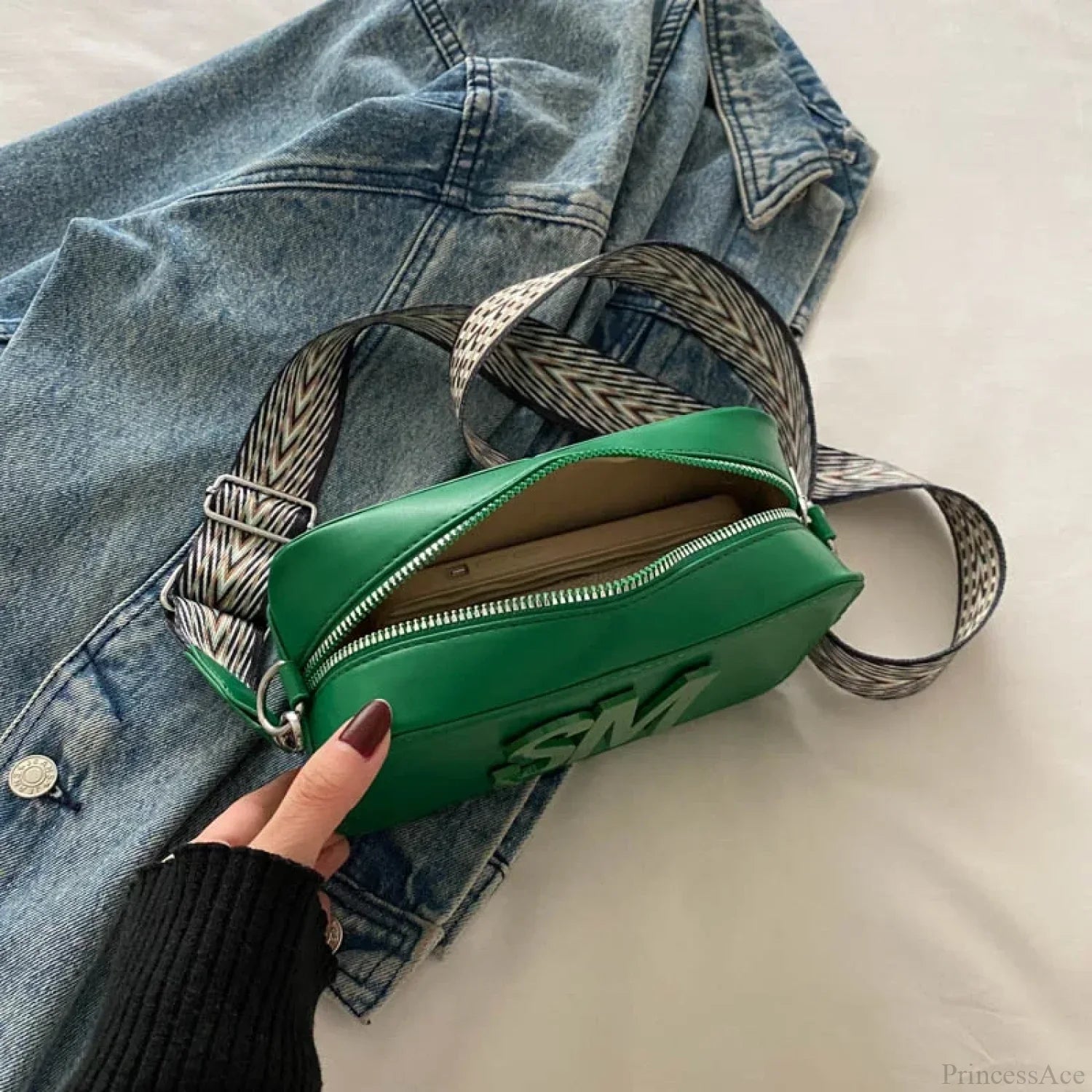 Borsa a tracolla con lettere stampate leopardate alla moda