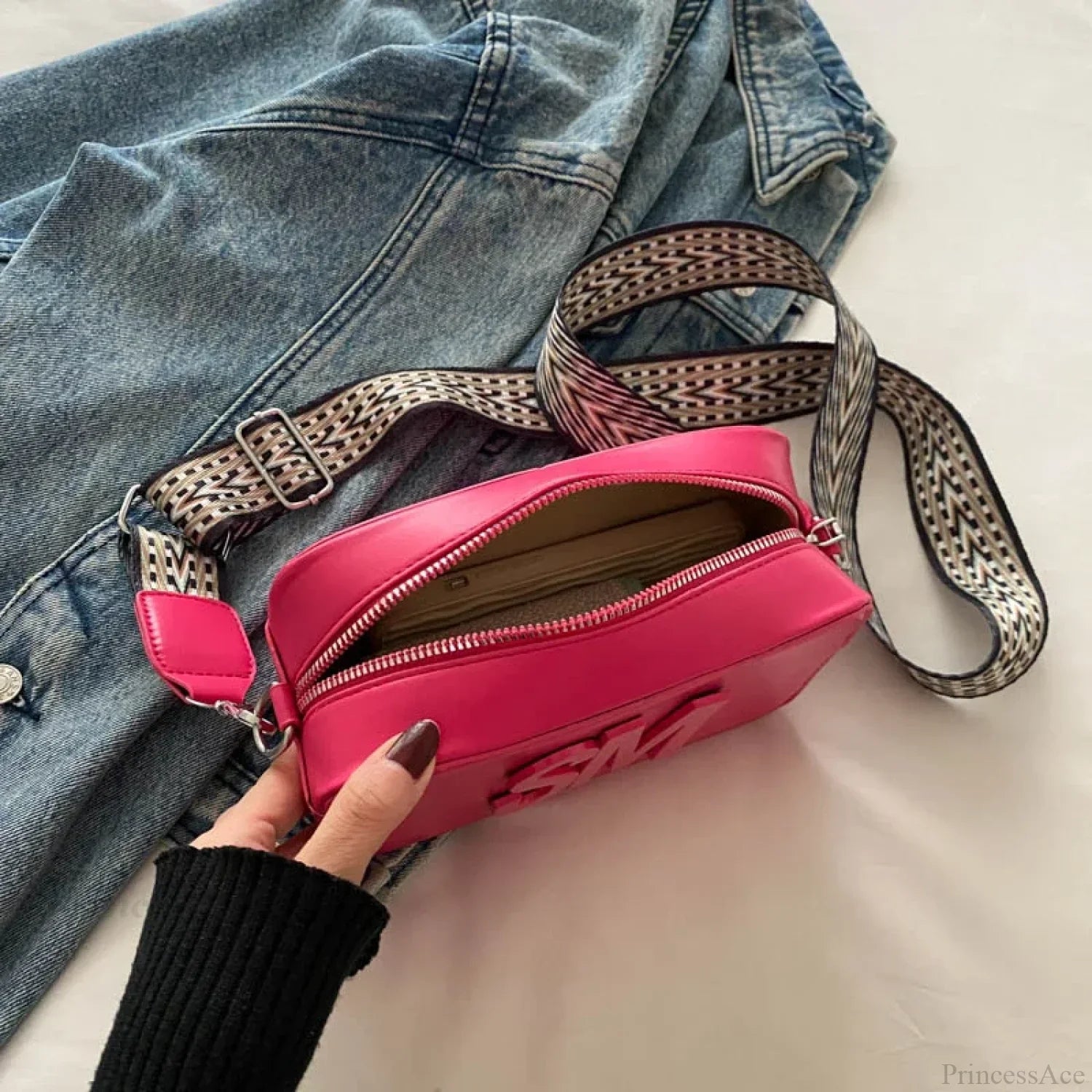 Borsa a tracolla con lettere stampate leopardate alla moda