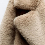 Cappotto caldo a maniche lunghe con revers in pelliccia sintetica