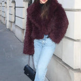 Cappotto corto in pelliccia sintetica con cardigan e montone