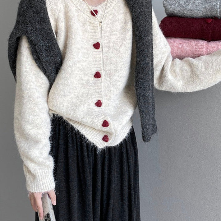 Cardigan oversize con scollo rotondo e bottoni a cuore