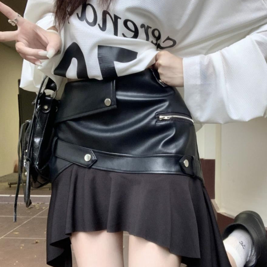 Gonna asimmetrica in similpelle con volant e linea ad A