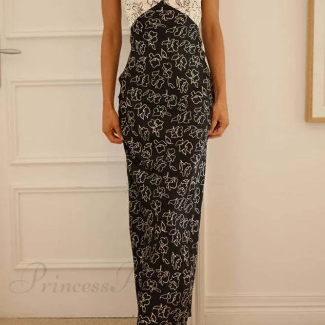 Abito con scollo a V e stampa floreale, dettagli a contrasto e lacci sulla schiena