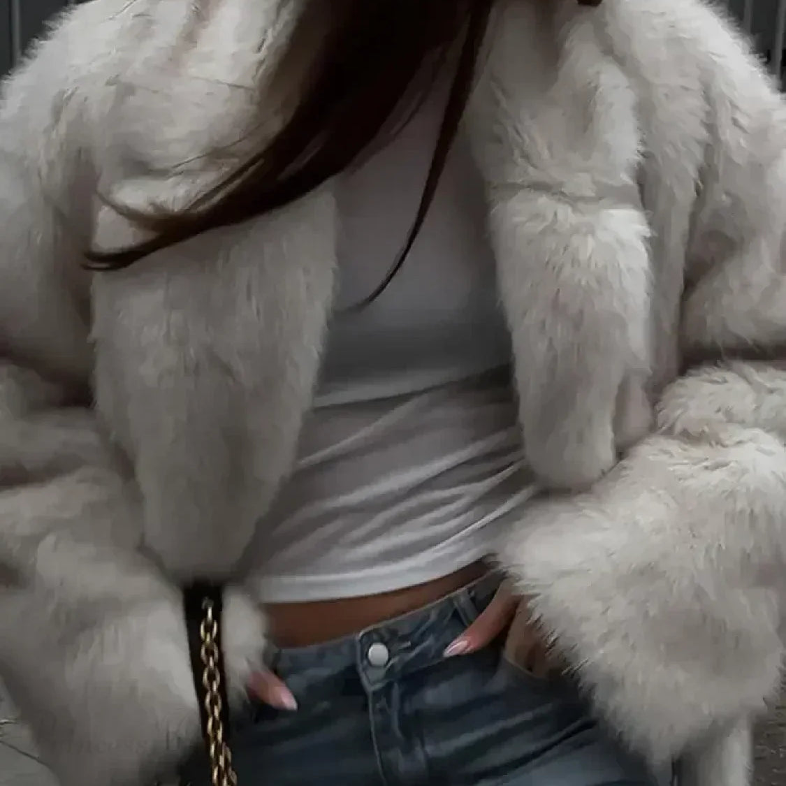 Cappotto corto con revers in pelliccia sintetica soffice