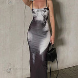 Abito aderente con canotta nera sfumata