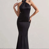 Abito da cerimonia con scollo all'americana e tubino