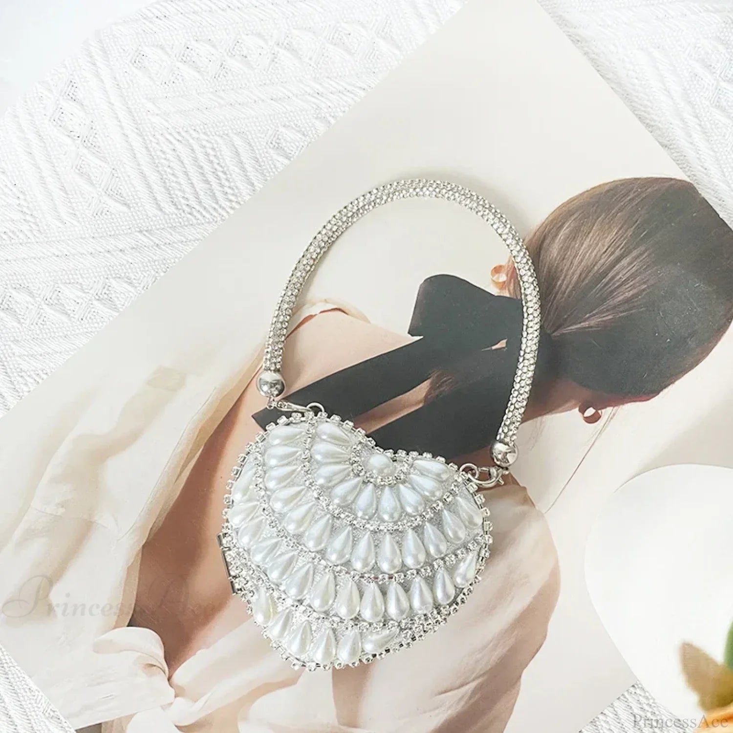 Borsa a tracolla con diamanti scintillanti a forma di cuore