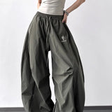 Pantaloni cargo larghi a vita alta