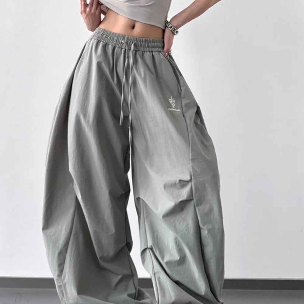 Pantaloni cargo larghi a vita alta