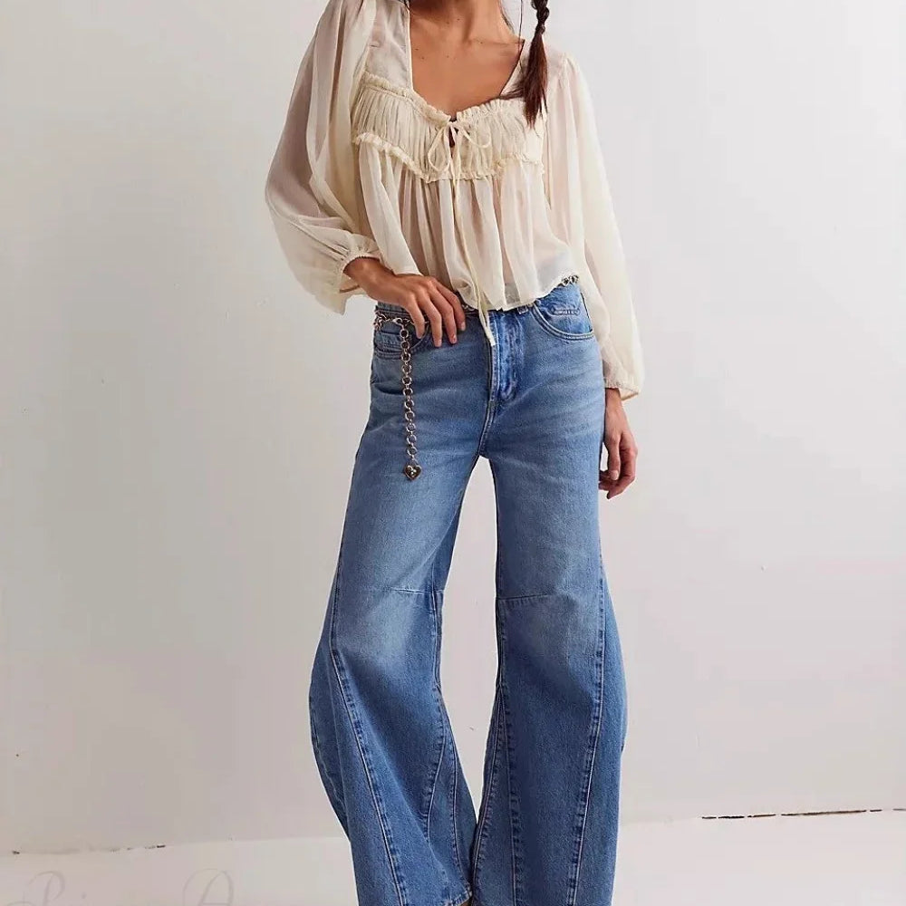 Jeans larghi a vita alta e lunghi