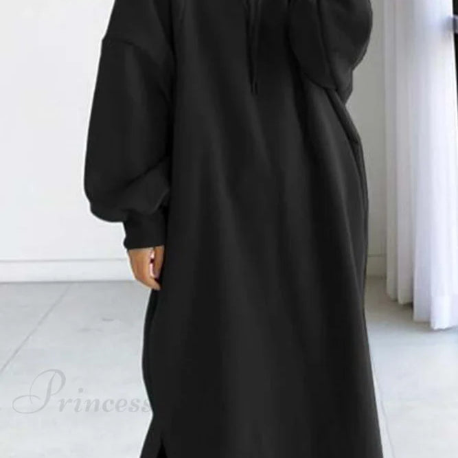 Abito felpato con cappuccio e spalle scese