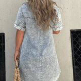 Camicia in denim senza tempo: elegante e comoda