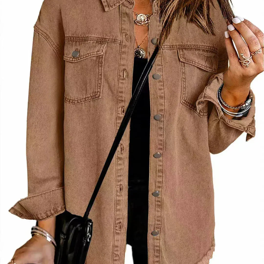 Giacca in denim da donna – Vestibilità rilassata – Orlo sfrangiato – Bottoni in metallo