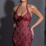 Abito lungo aderente con scollo all'americana in pizzo