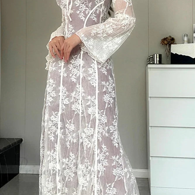 Abito midi con maniche a sbuffo e lacci in pizzo