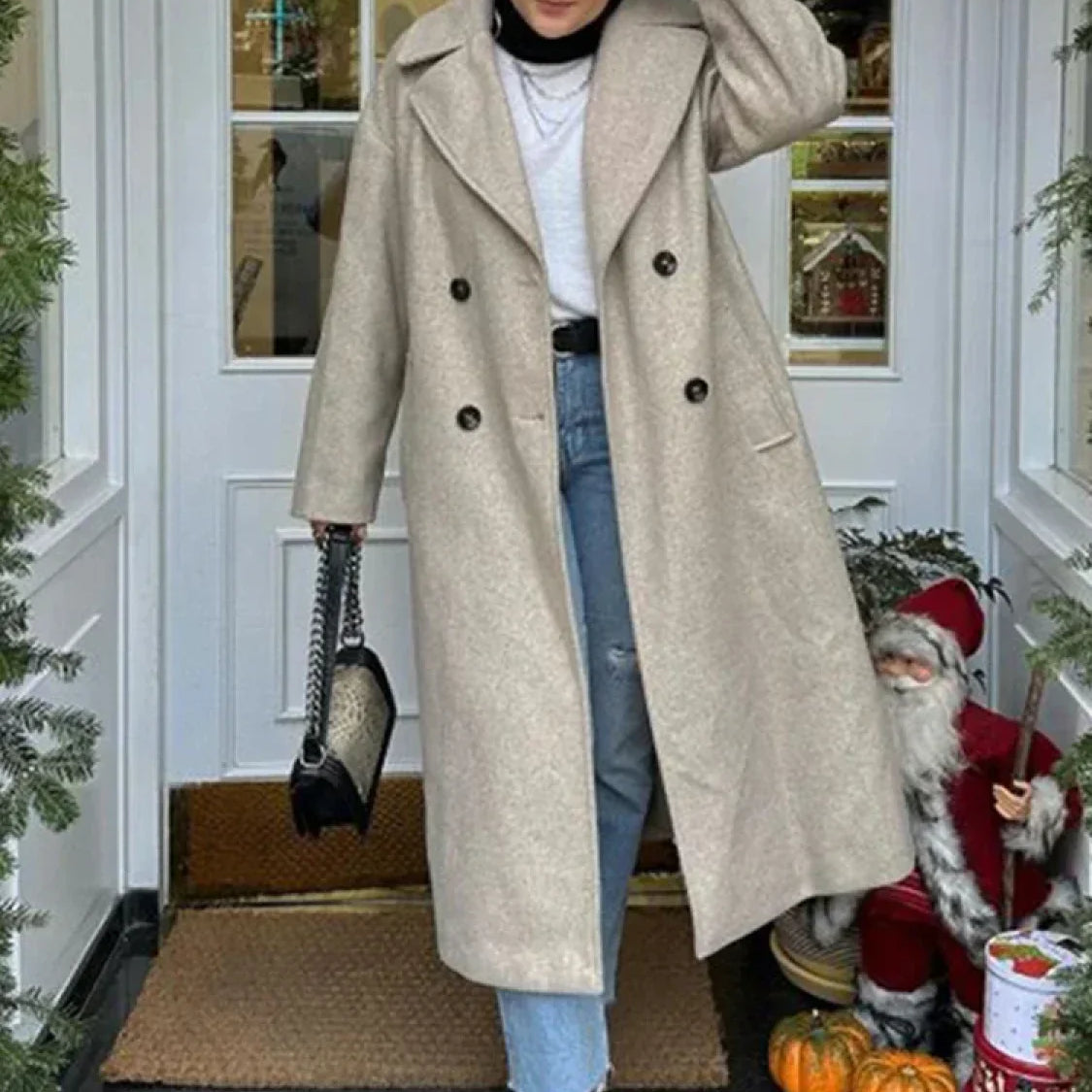 Cappotto con colletto alla Mao e grandi revers