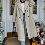 Cappotto con colletto alla Mao e grandi revers