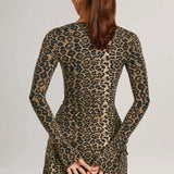 Miniabito con scollo a V e nodo incrociato con stampa leopardata