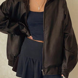 Cappotto in pelle con cerniera ampia e maniche lunghe