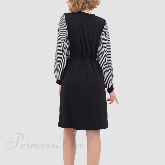 Abito a maniche lunghe con coulisse in vita