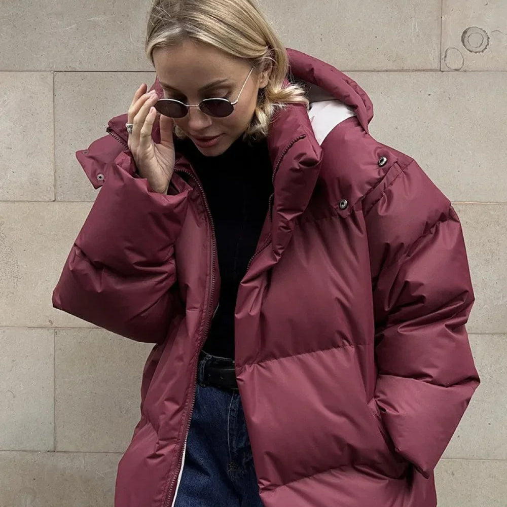 Cappotto in cotone con cappuccio minimalista e ampio