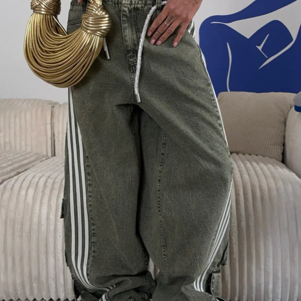 Jeans larghi a vita bassa e a righe