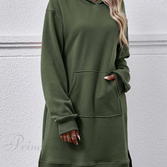 Abito midi con cappuccio e spacco sulla tasca