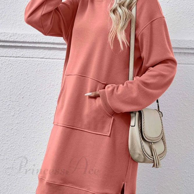 Abito midi con cappuccio e spacco sulla tasca