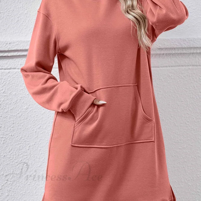 Abito midi con cappuccio e spacco sulla tasca