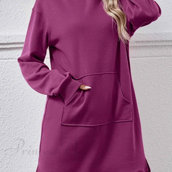 Abito midi con cappuccio e spacco sulla tasca