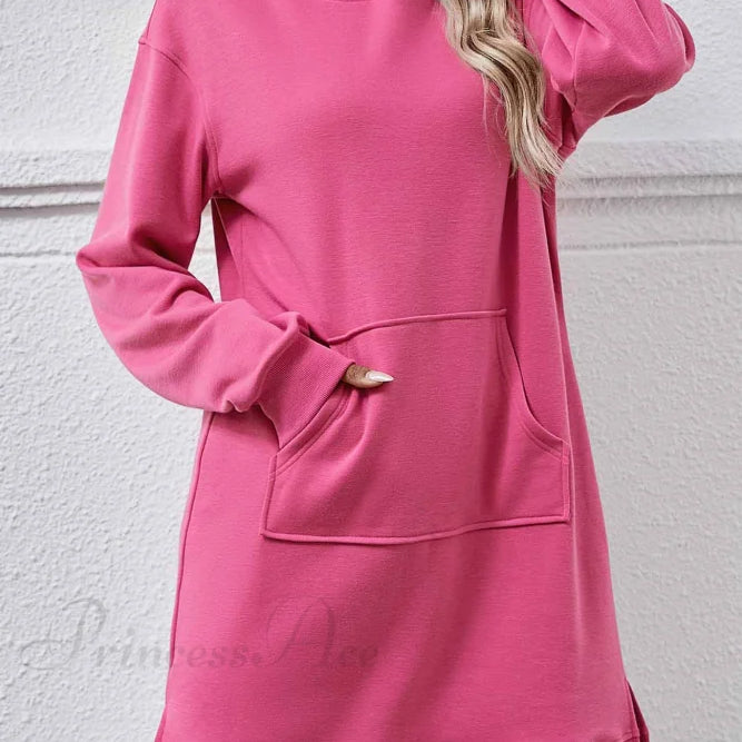 Abito midi con cappuccio e spacco sulla tasca