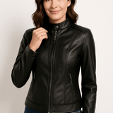 Giacca in pelle da donna – Taglio aderente – Collo dritto – Maniche lunghe – Tasche con cerniera