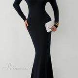 Abito a sirena con spalle scoperte