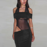 Abito lungo aderente con spalle scoperte e scollo a V