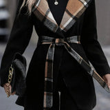 Cappotto in misto lana con cintura annodata in vita e motivo a blocchi di colore a quadri