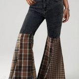 Jeans a vita alta in denim svasato con patchwork scozzese