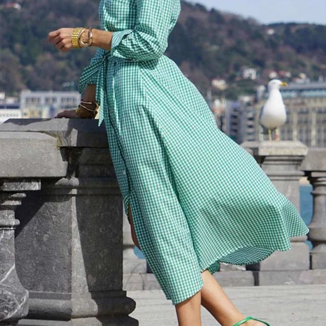 Abito scozzese con cintura in vita