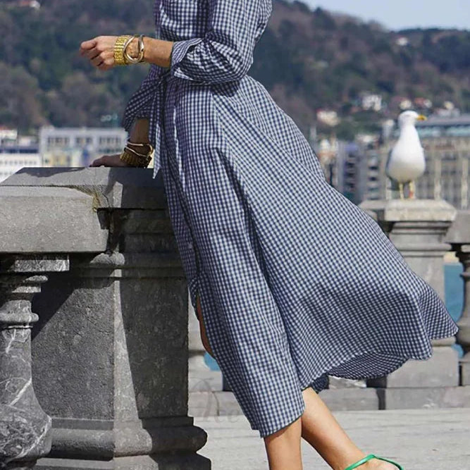 Abito scozzese con cintura in vita