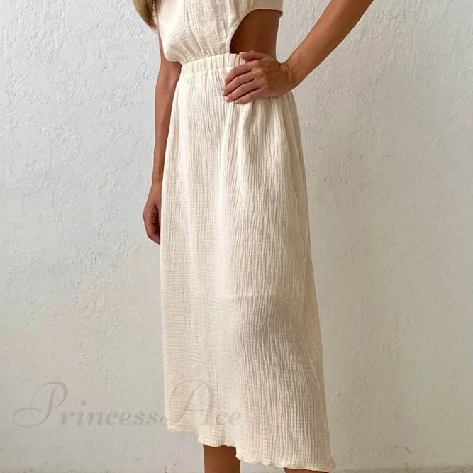 Abito canotta plissettato con chiusura monopetto e vita scoperta