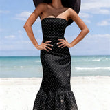 Abito lungo senza spalline con spalle scoperte e pois