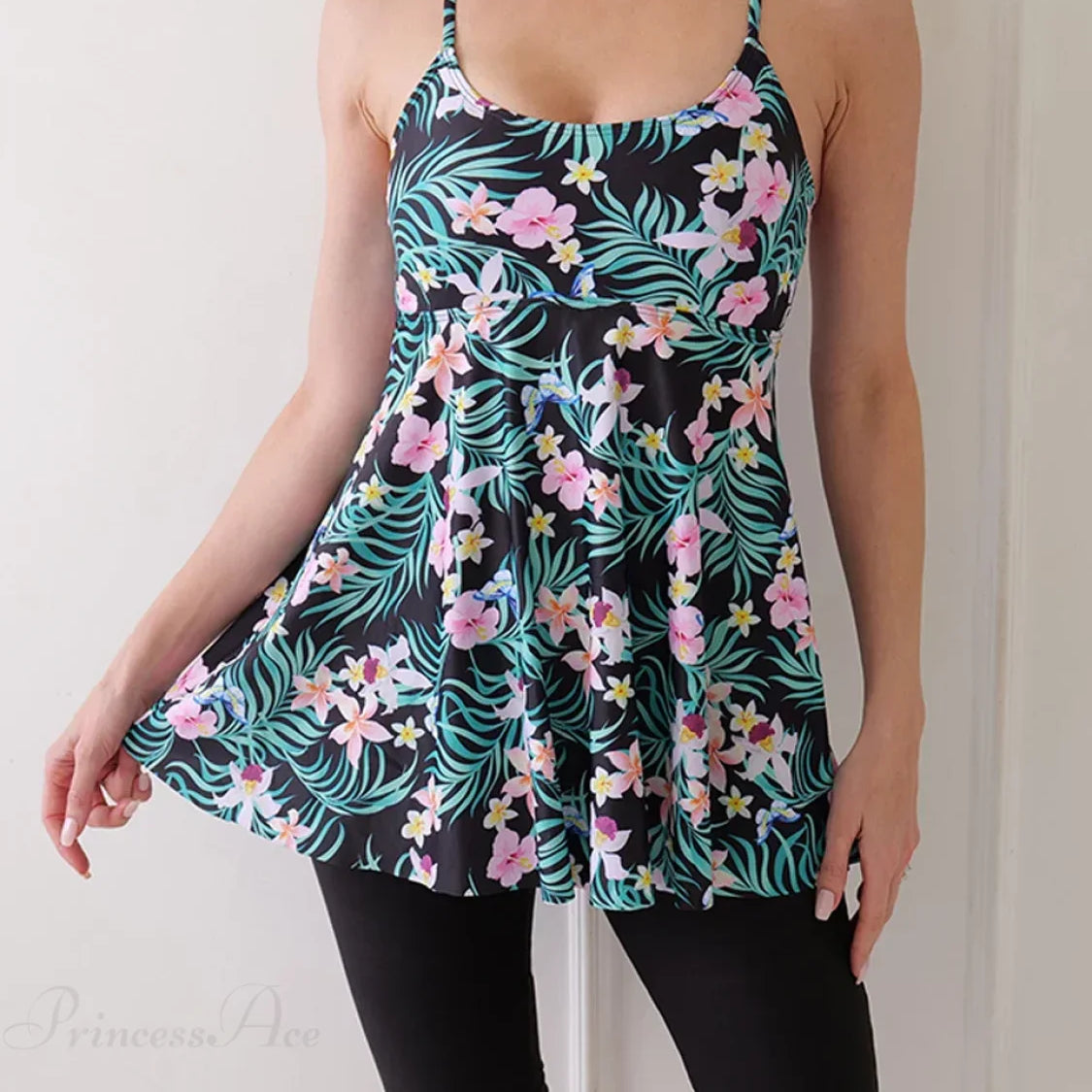 Completo due pezzi tankini con pantaloncini al ginocchio stampati