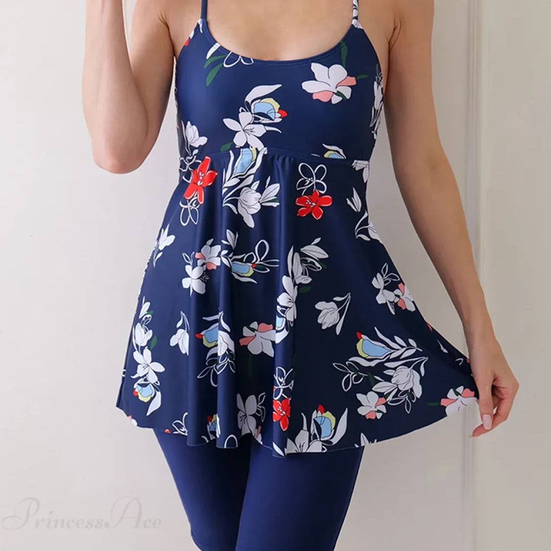 Completo due pezzi tankini con pantaloncini al ginocchio stampati