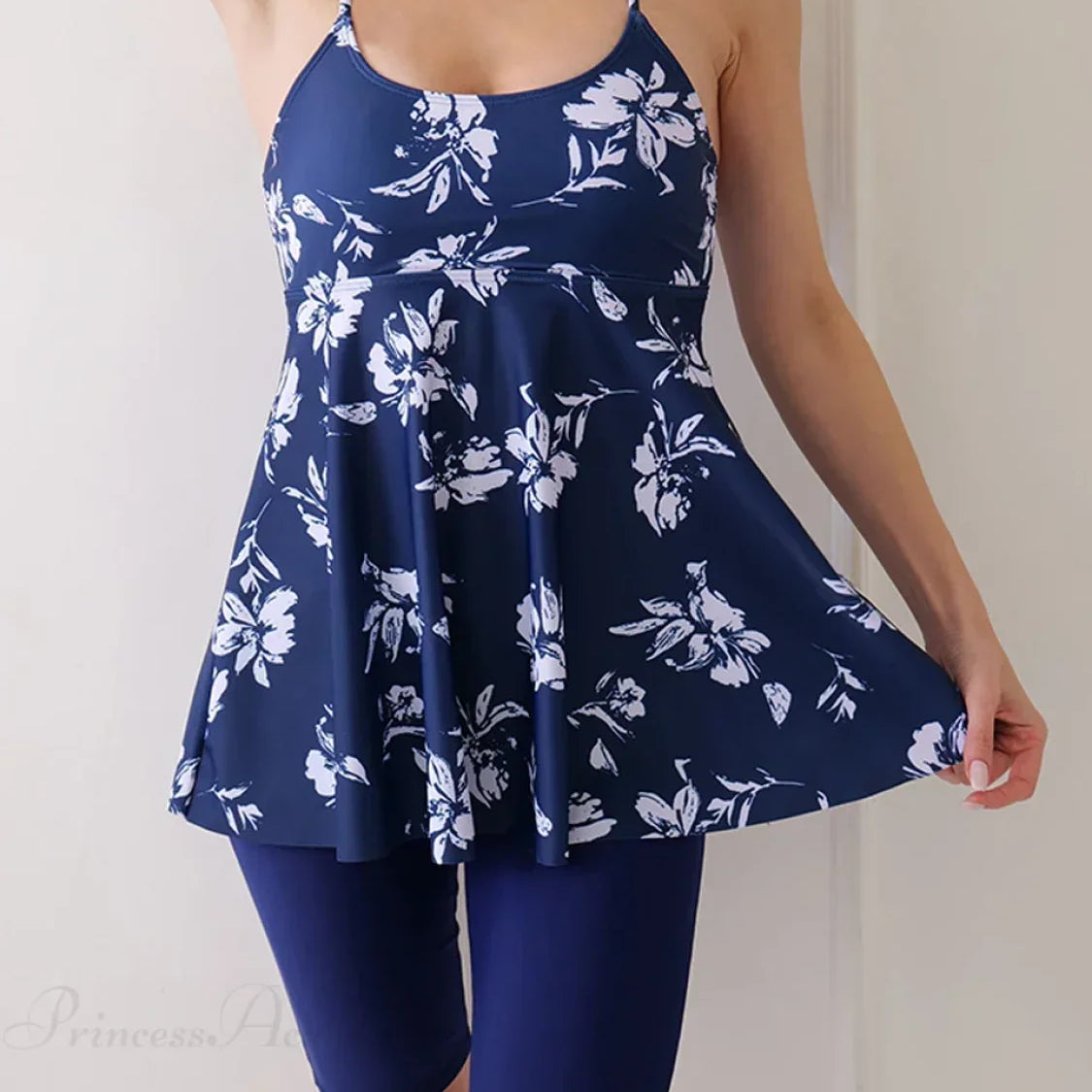 Completo due pezzi tankini con pantaloncini al ginocchio stampati