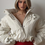 Cappotto casual imbottito con cappuccio e finiture floreali