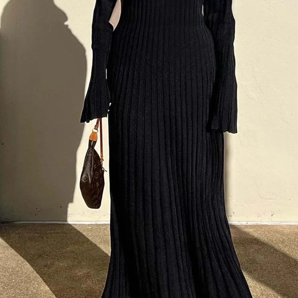 Abito in maglia a coste con cintura annodata in vita