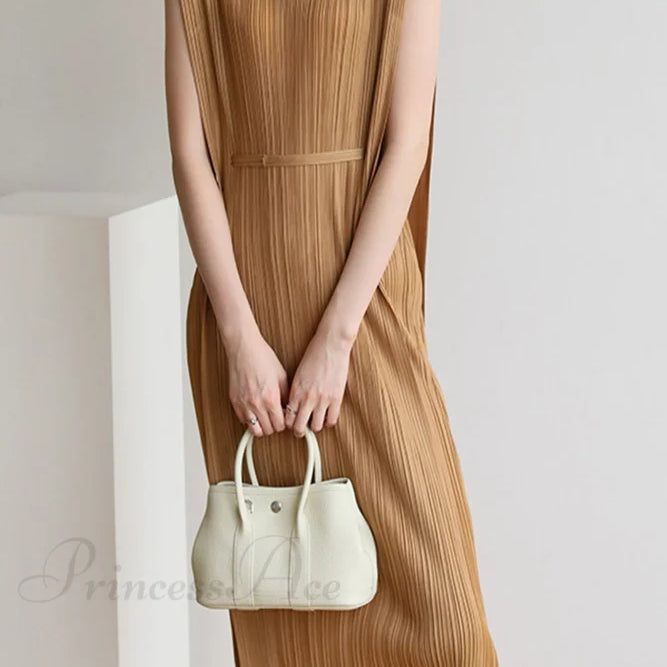 Abito midi con lacci e arricciature