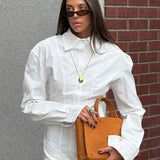 Mini abito casual aderente con vita arricciata