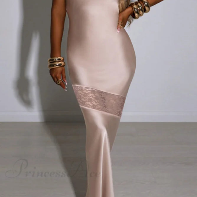 Abito senza spalline in raso con patchwork di pizzo e schiena scoperta