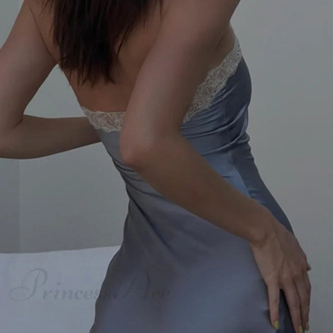 Abito patchwork in pizzo e raso